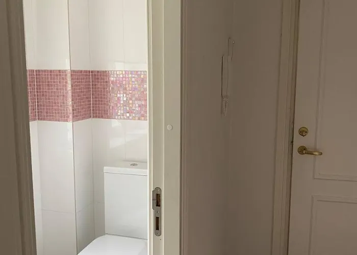 Cozy Room With Private Bathroom Near Old Town Apartament *
