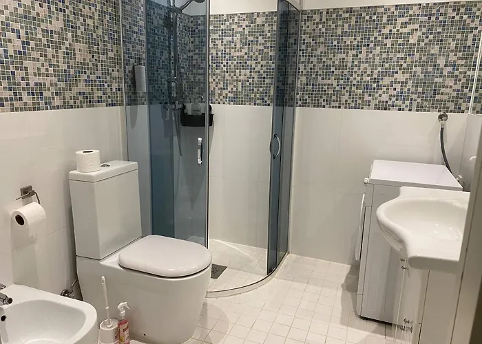 Cozy Room With Private Bathroom Near Old Town Apartment