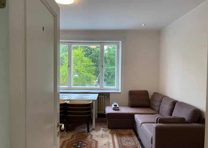 Cozy Room With Private Bathroom Near Old Town Apartment *