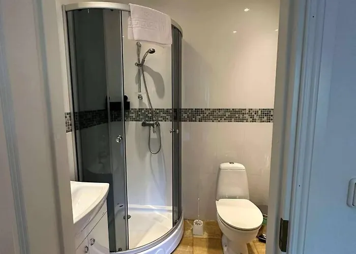 Cozy Room With Private Bathroom Near Old Town Apartment *