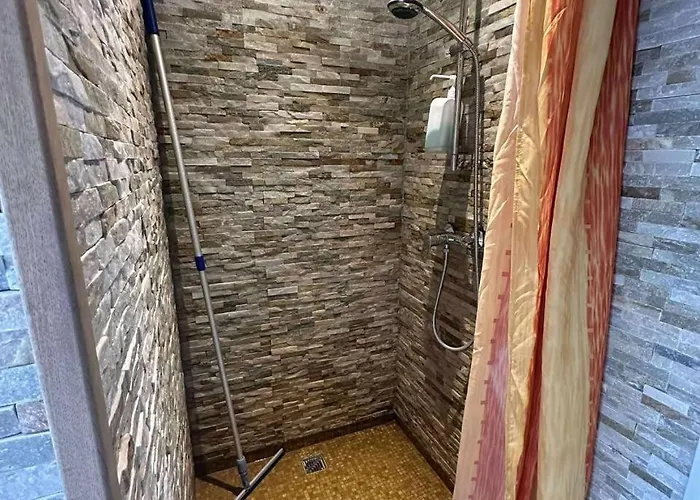 Cozy Room With Private Bathroom Near Old Town Apartament