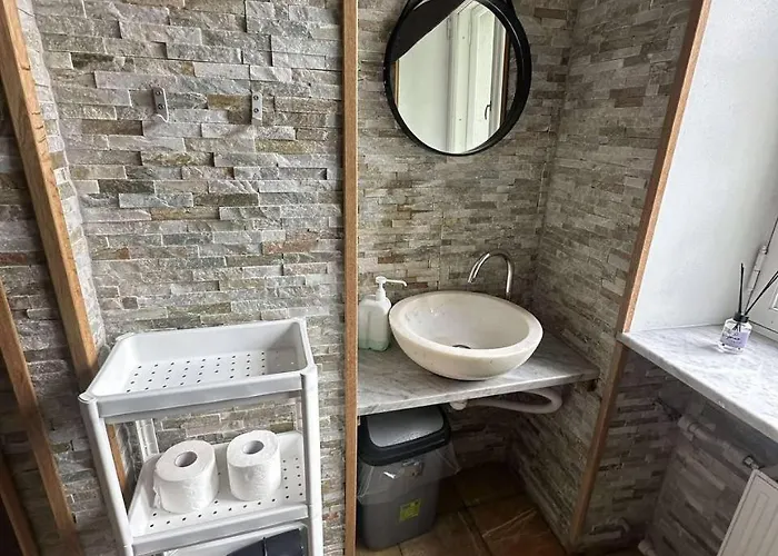 Cozy Room With Private Bathroom Near Old Town